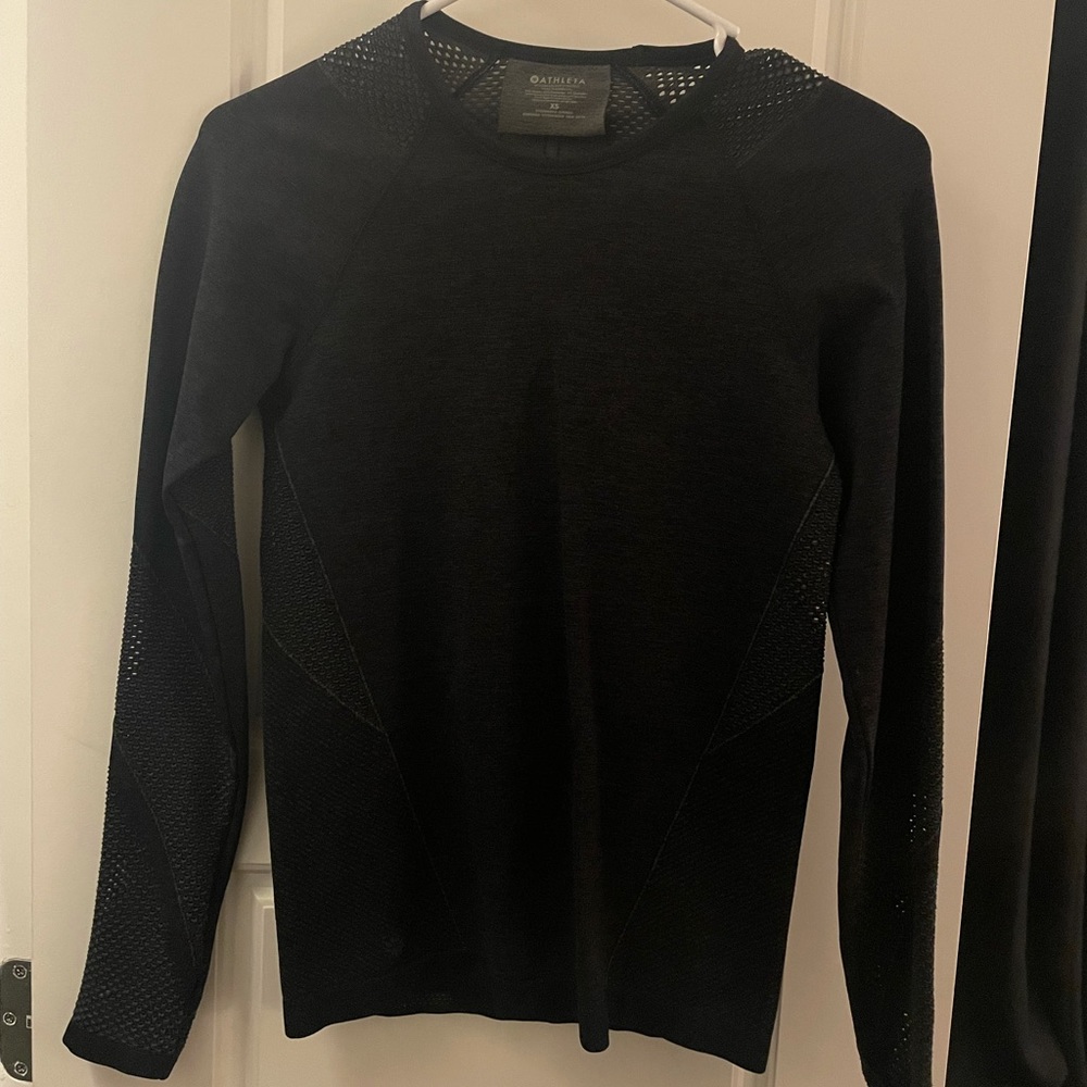 Athleta Fitted Workout Top